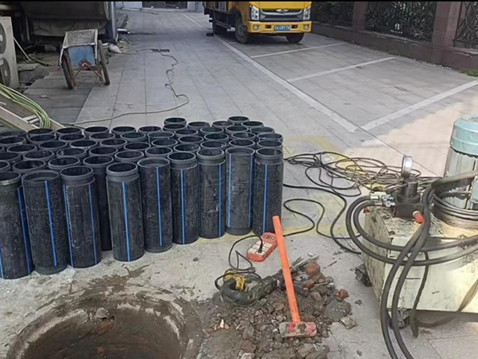 岭东PE置换管厂家 DN315置换管 非开挖管短管置换